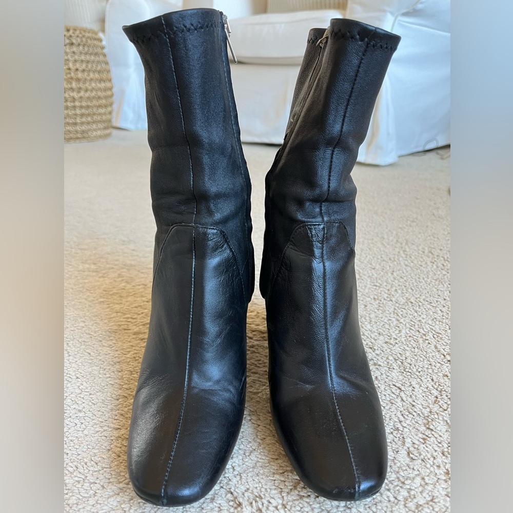 Zara Black Leather Round Toe Chunky Heeled Zip Boots